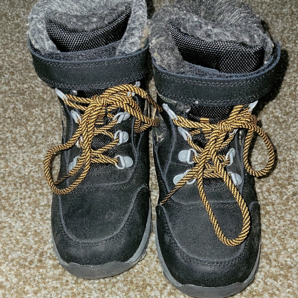 Boys Winter Boots. Size 13